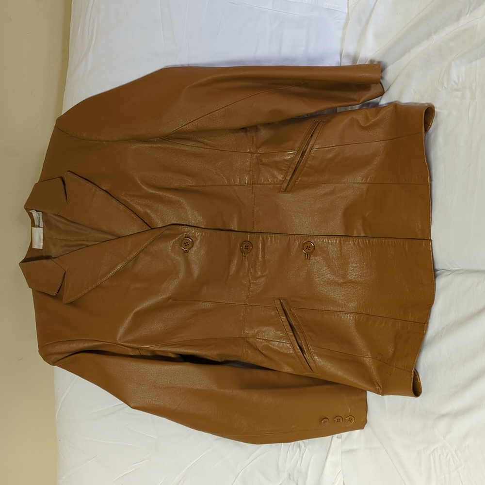 Newport News caramel colored leather jacket with pockets